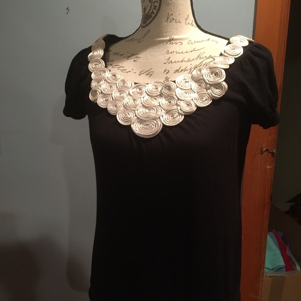 Black t-shirt with ribbon detailing